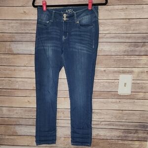 Wallflower Women's Dark Blue Capri Jeans